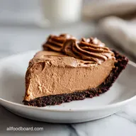 Chocolate Peanut Butter Pie: Creamy and Crisp