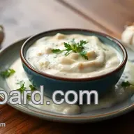 Easy Creamy Garlic Sauce in 15 Minutes