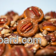 Ultimate Pretzel Rolo Pecan Bites: 5 Easy, Delicious Treats!