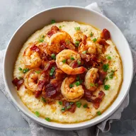 Shrimp and Grits in 30 Minutes: Creamy Southern Recipe for 4