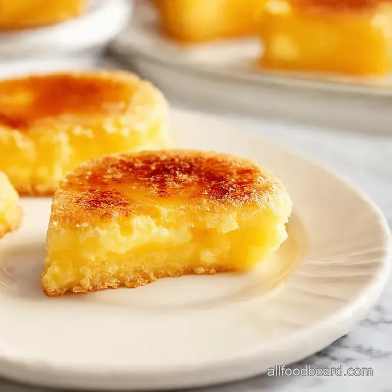 Cr&egrave;me Br&ucirc;l&eacute;e Cookies Crackly Custardy Goodness Simplified presentation